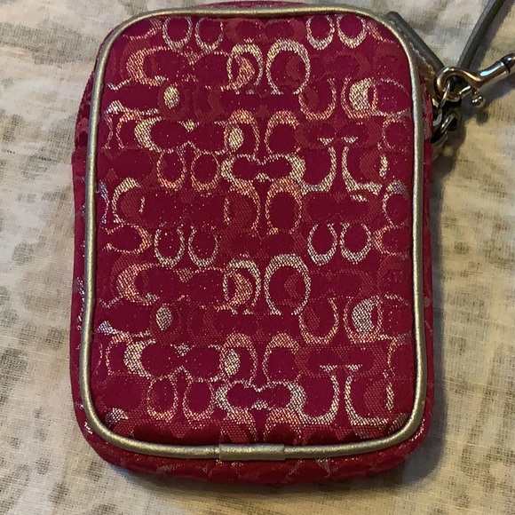Coach Raspberry Wristlet Pouch Pink Silver Optic Lurex - Picture 4 of 10